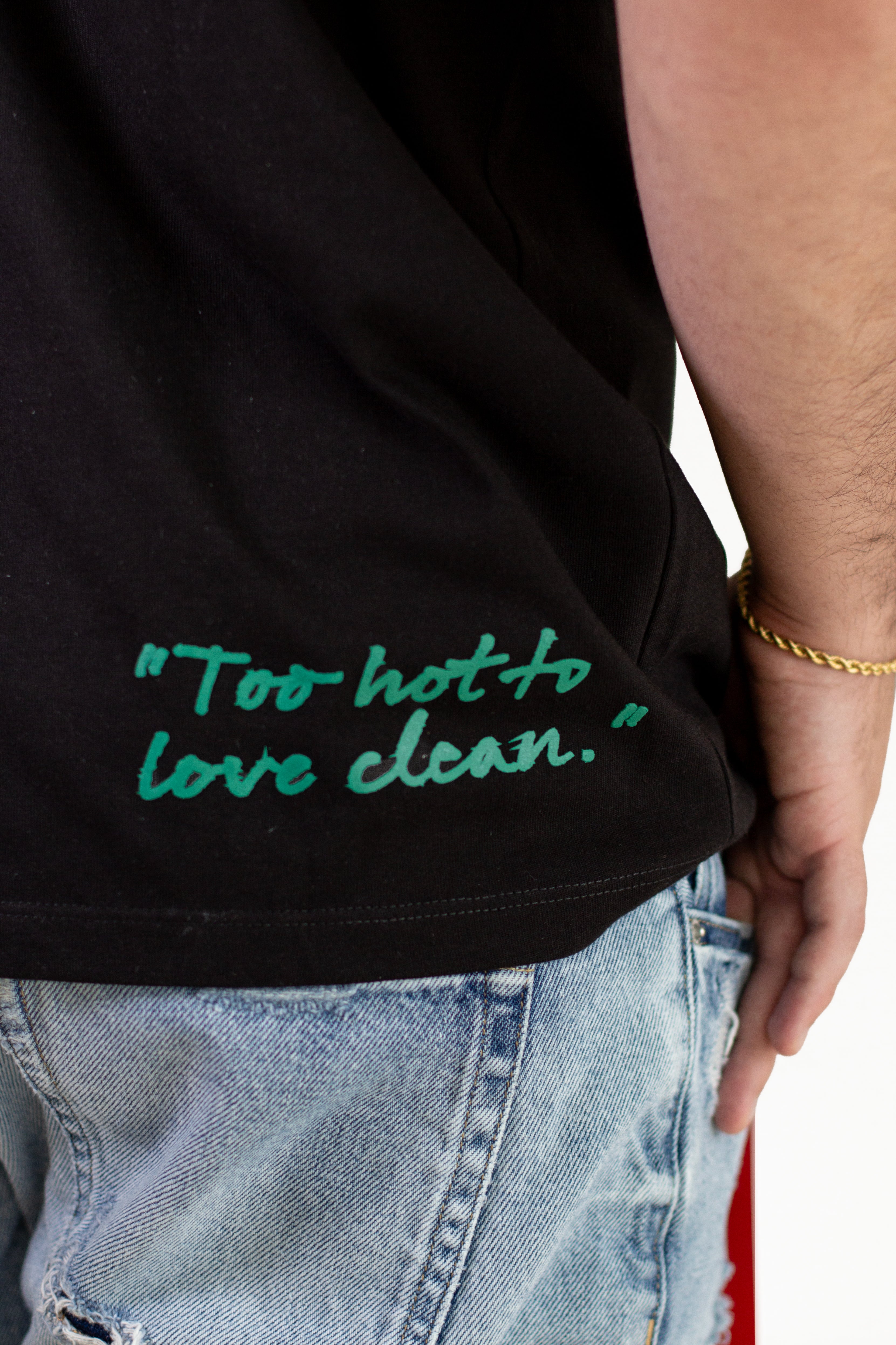 LOVE ME WILD BLACK TSHIRT